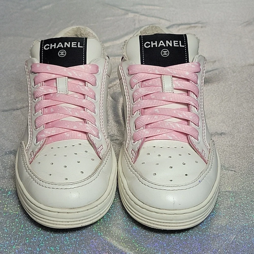 Chanel 21P Calfskin Leather White Low-top Sneakers Trainers Sz:35.5 Pink Spatter - Picture 2 of 15